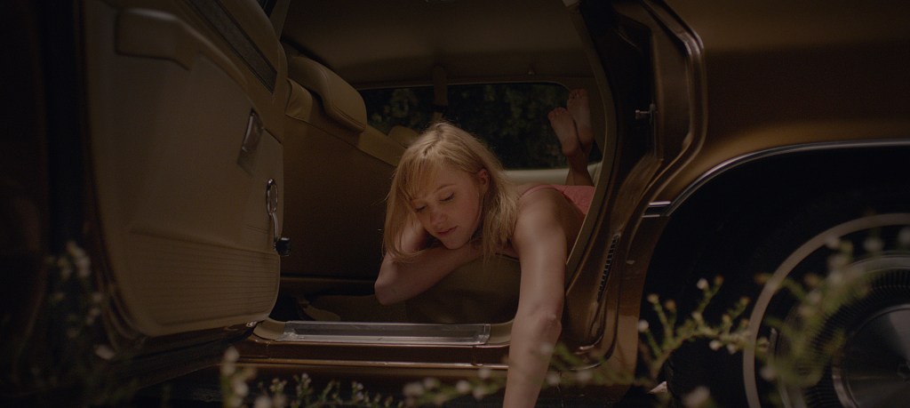 Maika Monroe in IT FOLLOWS